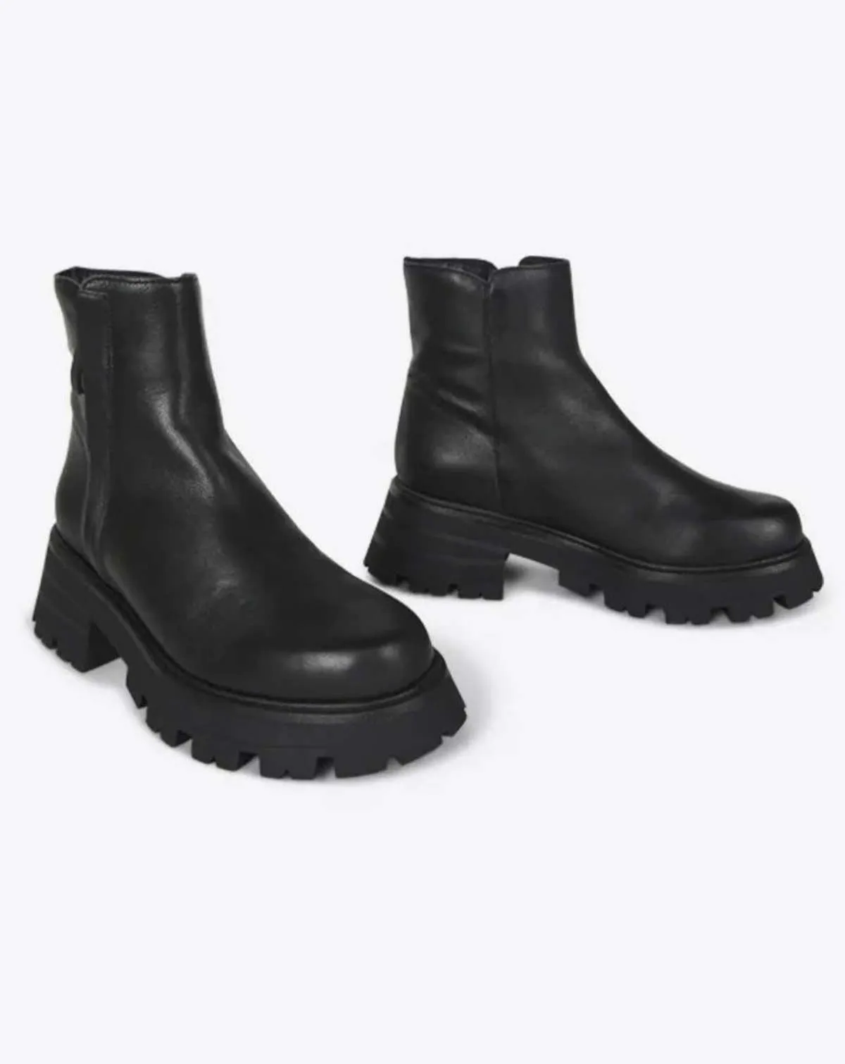 Larry Lug Sole Boot - Black