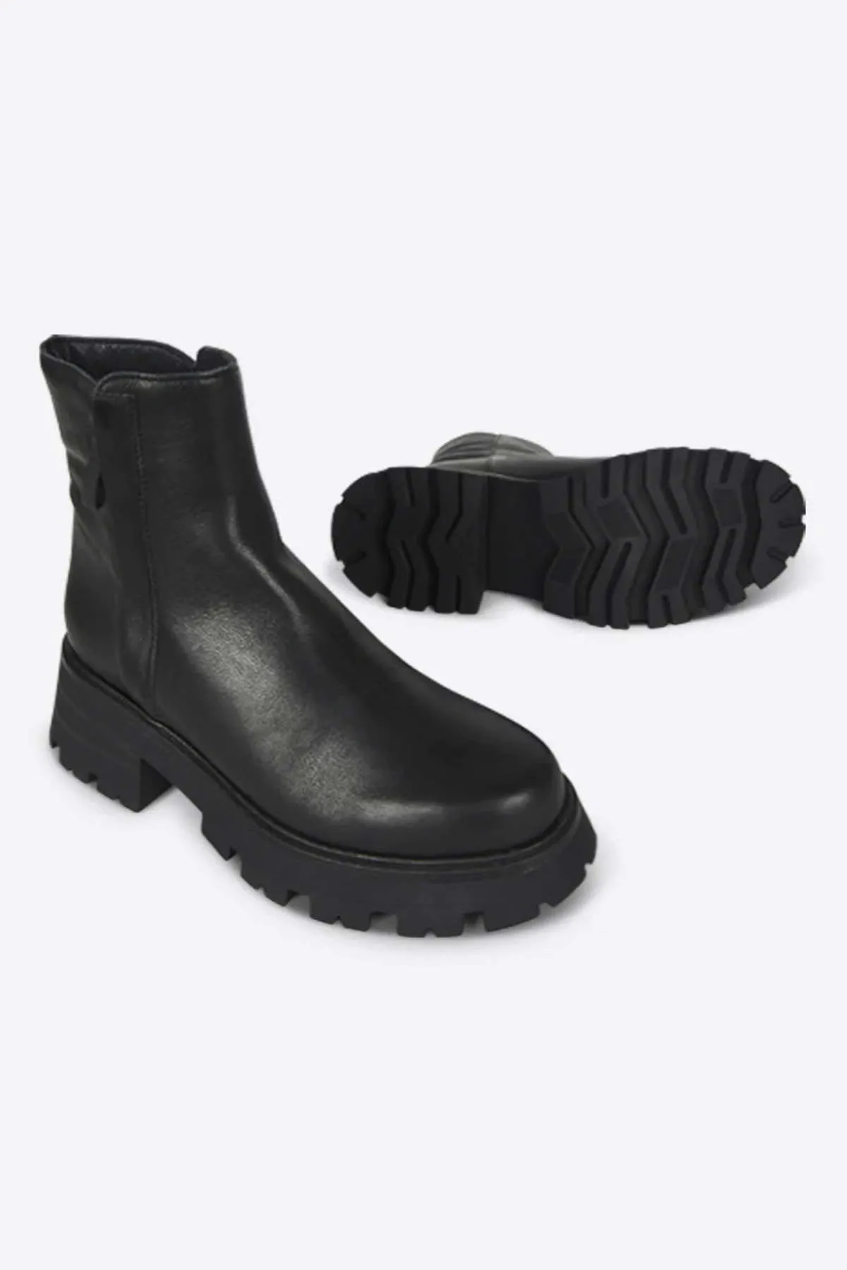 Larry Lug Sole Boot - Black