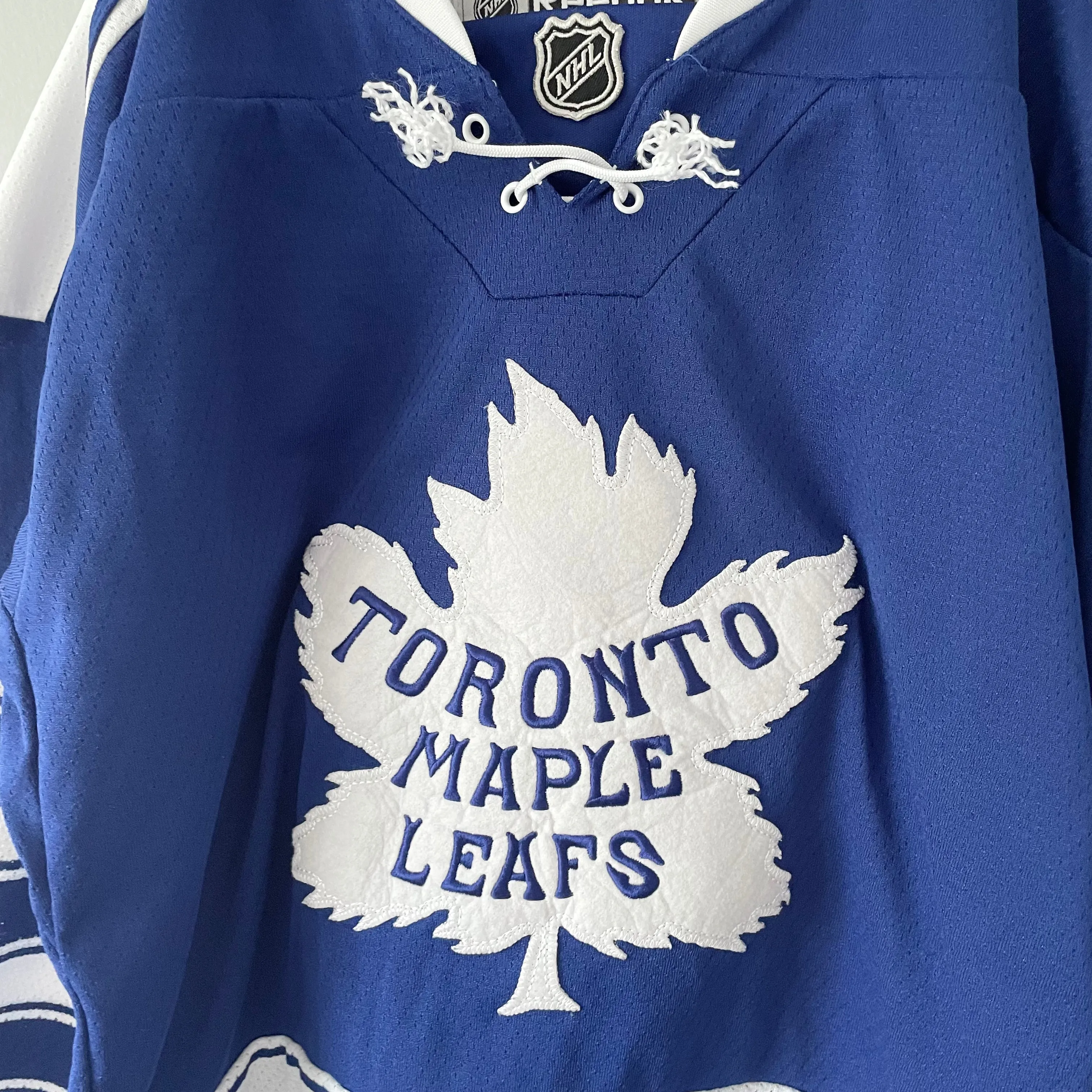 NHL Toronto Maple Leafs jersey (Reebok)/ Youth S/M