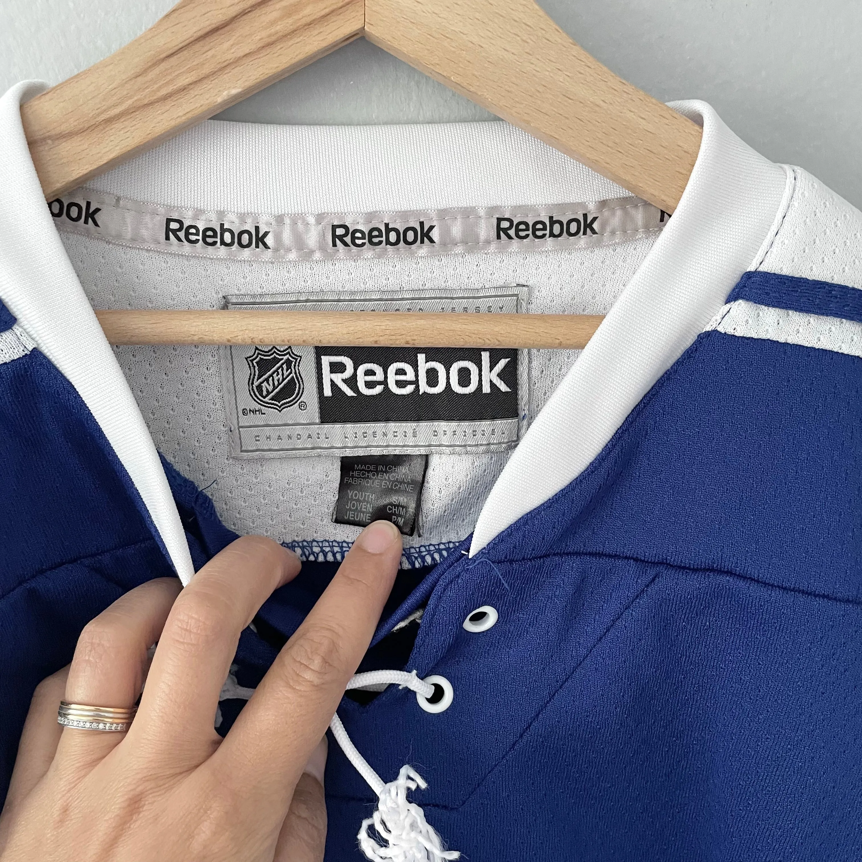 NHL Toronto Maple Leafs jersey (Reebok)/ Youth S/M