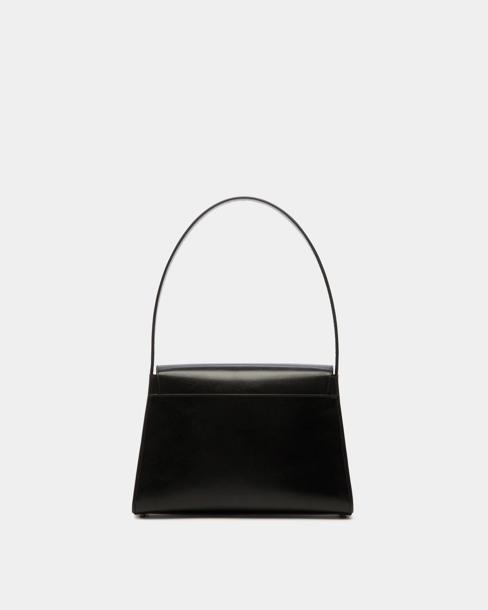 Ollam Shoulder Bag In Black Leather