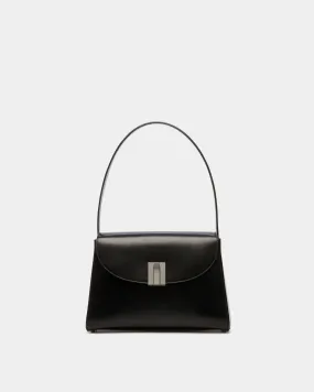 Ollam Shoulder Bag In Black Leather